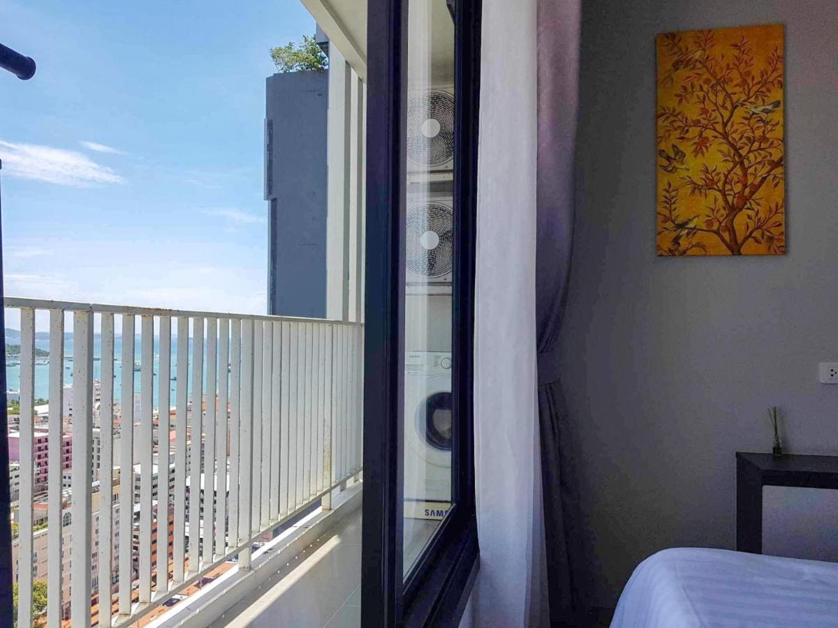 The Base Prime Apartment Pattaya Bagian luar foto