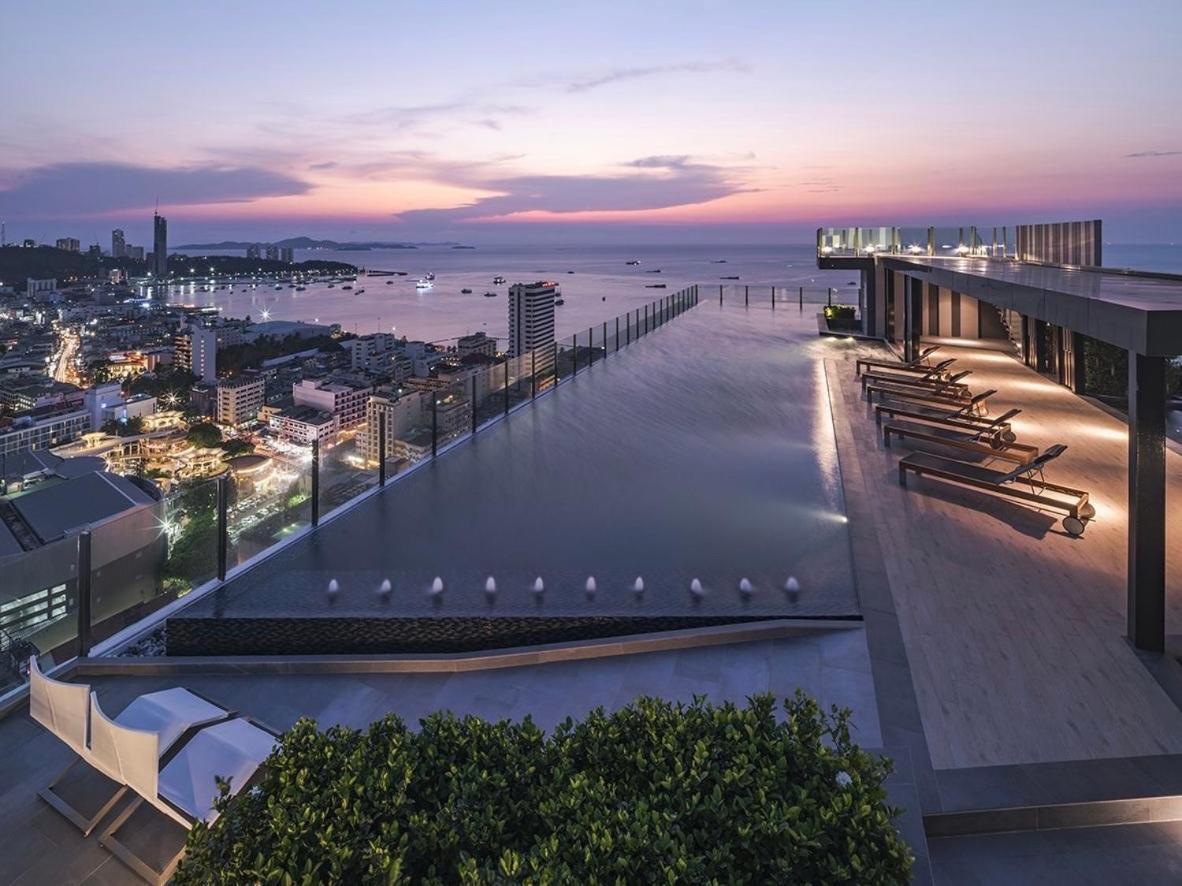 The Base Prime Apartment Pattaya Bagian luar foto