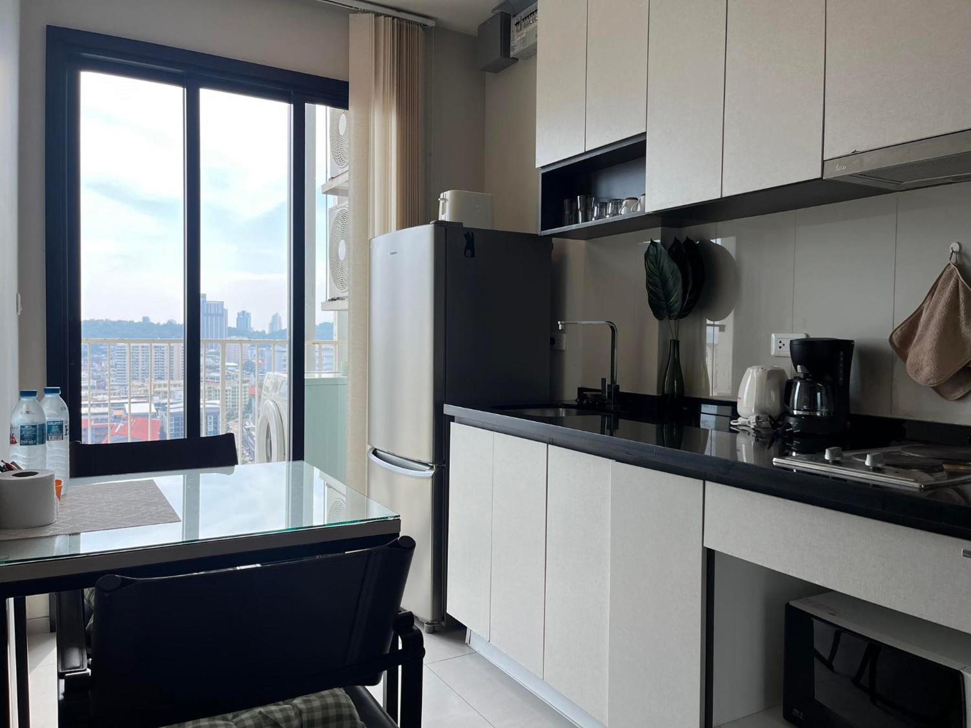 The Base Prime Apartment Pattaya Bagian luar foto