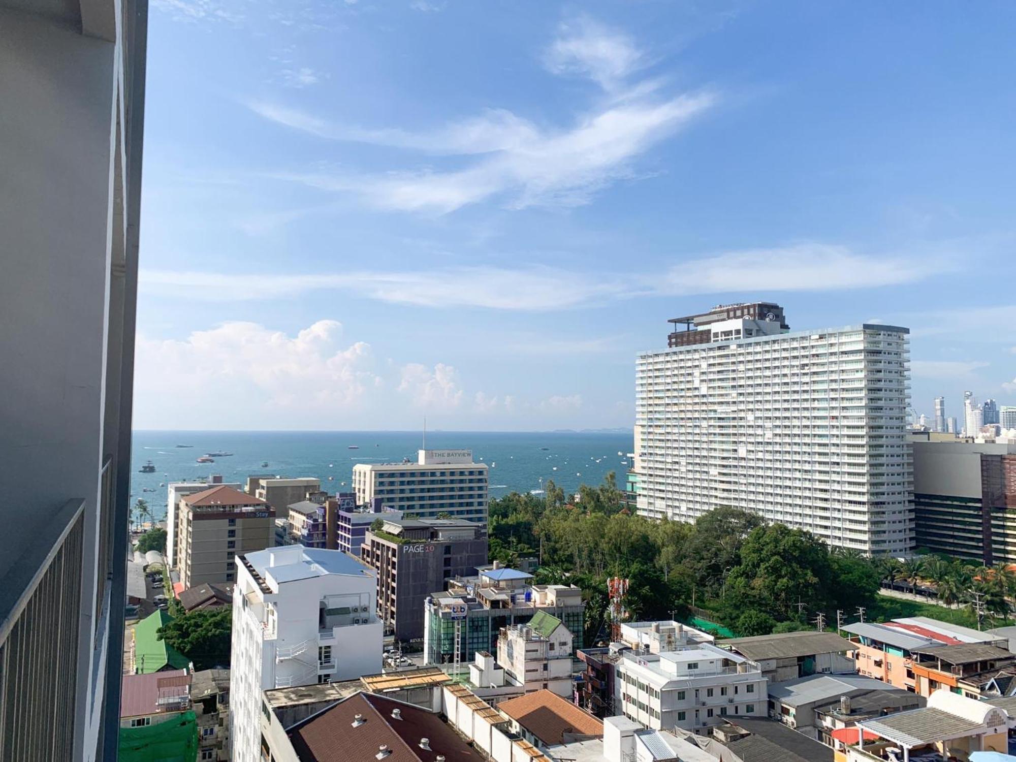 The Base Prime Apartment Pattaya Bagian luar foto