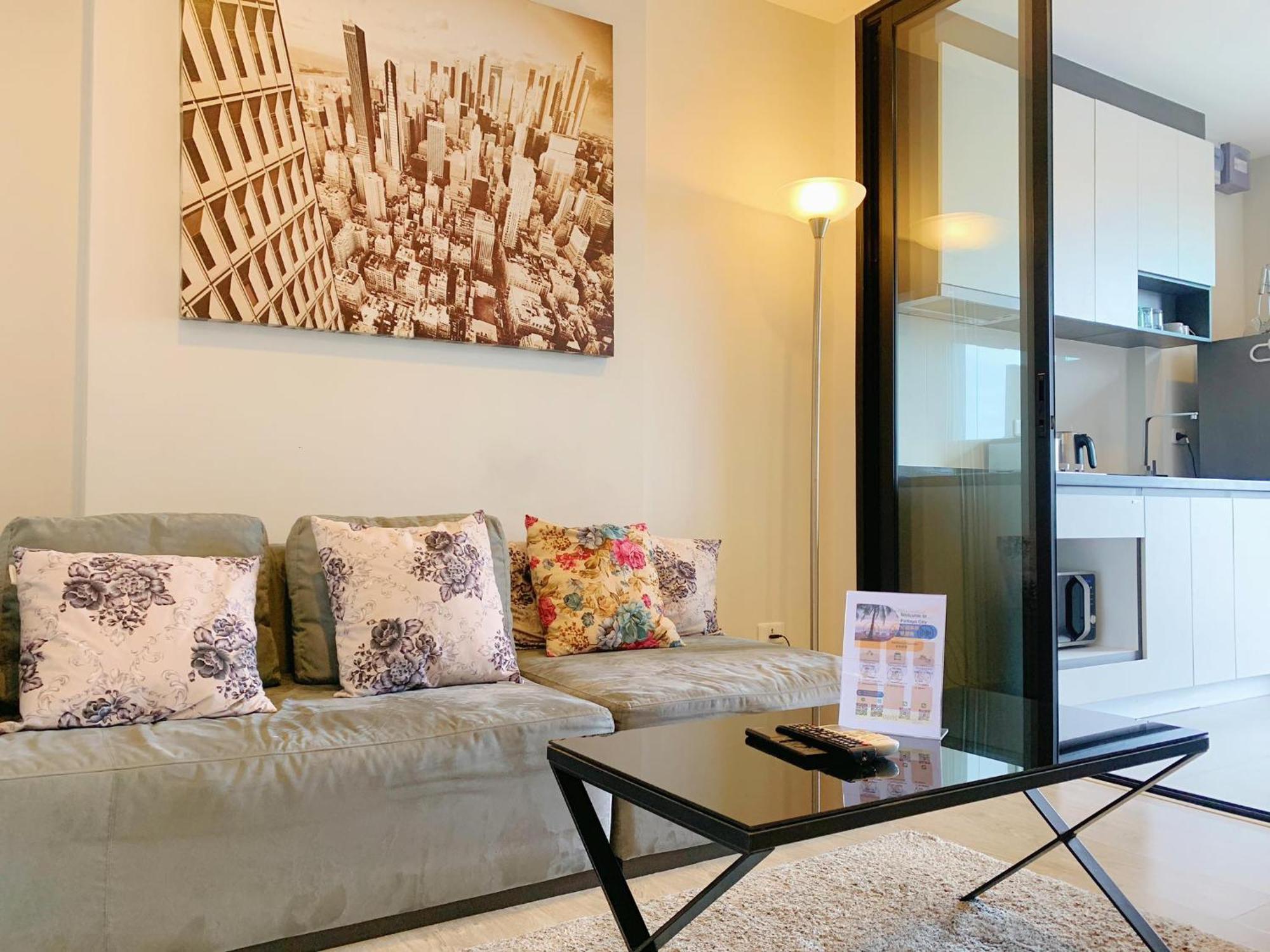 The Base Prime Apartment Pattaya Bagian luar foto